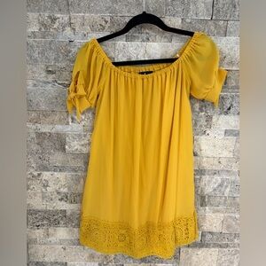 Lulu's Mustard Off-Shoulder Blouse with Lace Hem size xs